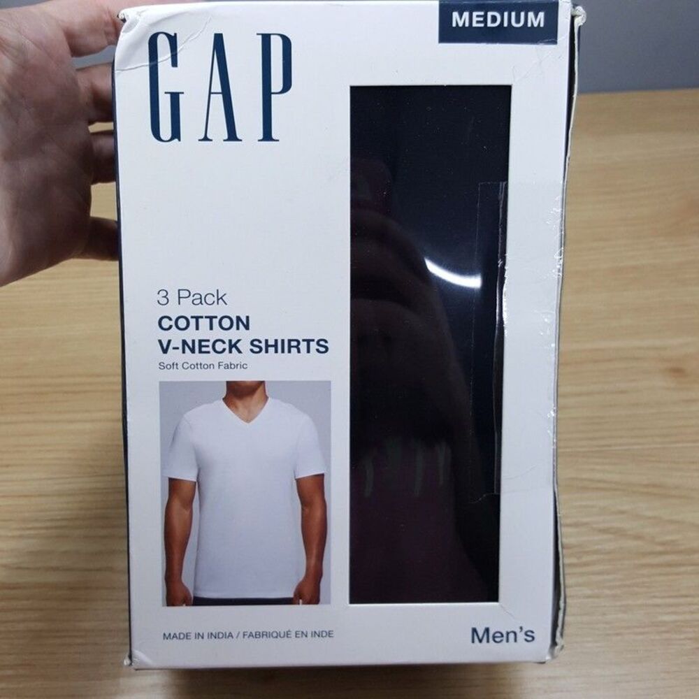 GAP Shirt Mens Medium Black 3-Pack Pullover Cotton V-Neck Classic Fit Tag Free